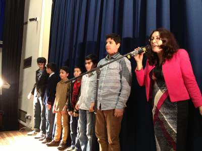 Audience encourging Players